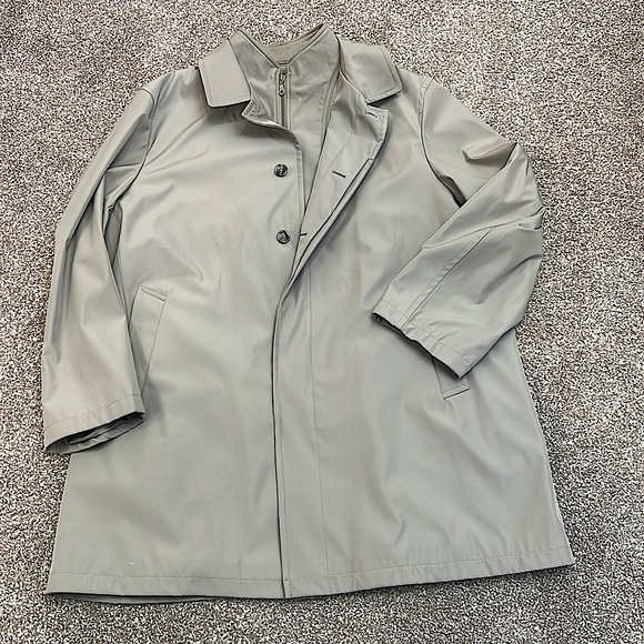 Jos A Bank Lined Trench Overcoat  Mens 46R Travelers Collection beige EUC - Picture 5 of 11